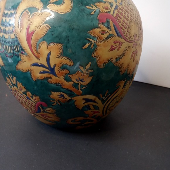 Medium Round Porcelain vase Green In Color Floral Pattern - Picture 5 of 16